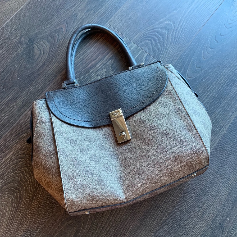 GUESS Tote Bag